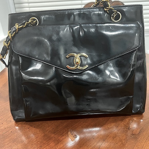 Vintage Chanel Patent Leather Flat tote - Picture 1 of 11
